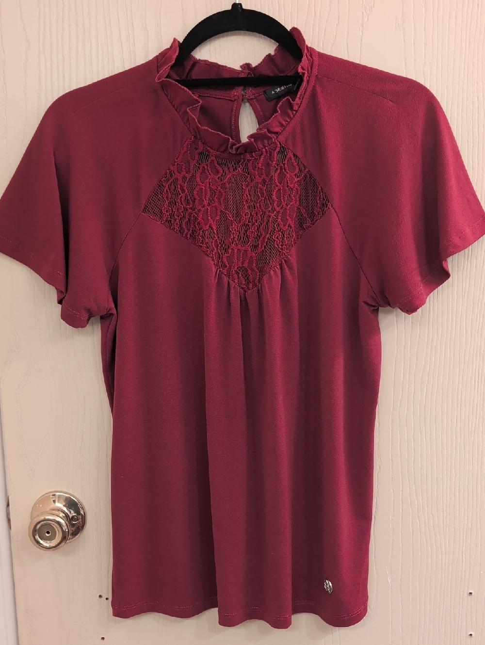 Adrienne Vittadini Wine Lace Yoke Top Size S Short Flutter Sleeve Blouse